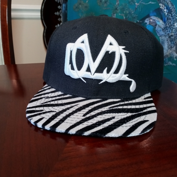 Black Zebra Print Snapback Como Hat - Picture 5 of 8
